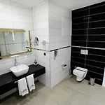 Hotel Lavin &