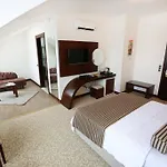 Hotel Lavin &