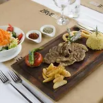 Hotel Lavin & 4*