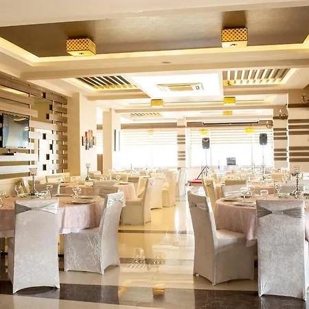 Hotel Lavin & 4*