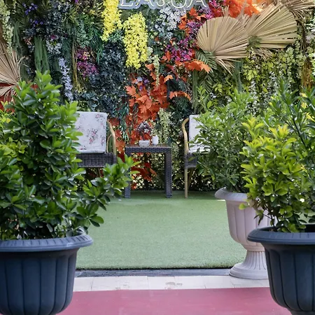 Lavin & فندق دنيزلي