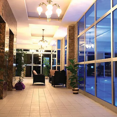 Lavin & دنيزلي