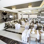 מלון Lavin & 4*