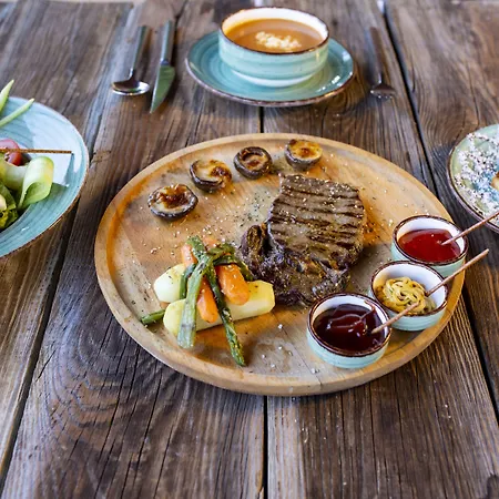 Ξενοδοχείο Lavin & Ντενιζλί